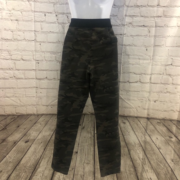 ❤️‍🔥GAP-NWOT❤️‍🔥Ladies Camouflage Pants❤️‍🔥Measurements in Photos❤️‍🔥 - Picture 5 of 16